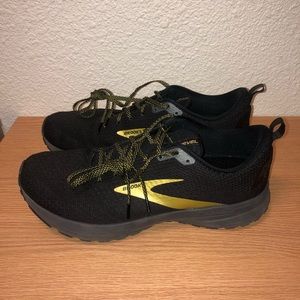 Brooks Revel 4 men’s size 11